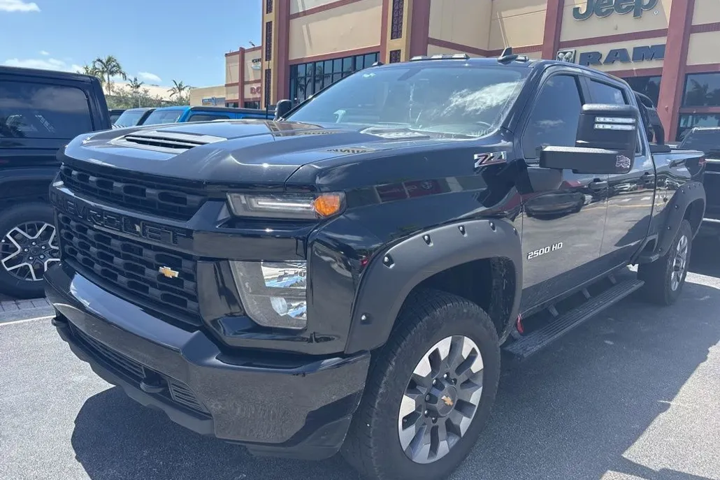 2021 Chevrolet Silverado 2500HD Custom photo 1