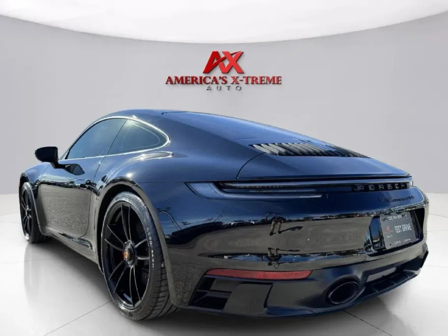 2024 Porsche 911 GTS photo 3