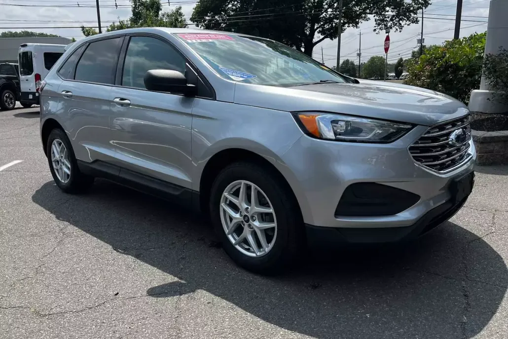 2022 Ford Edge SE photo 1