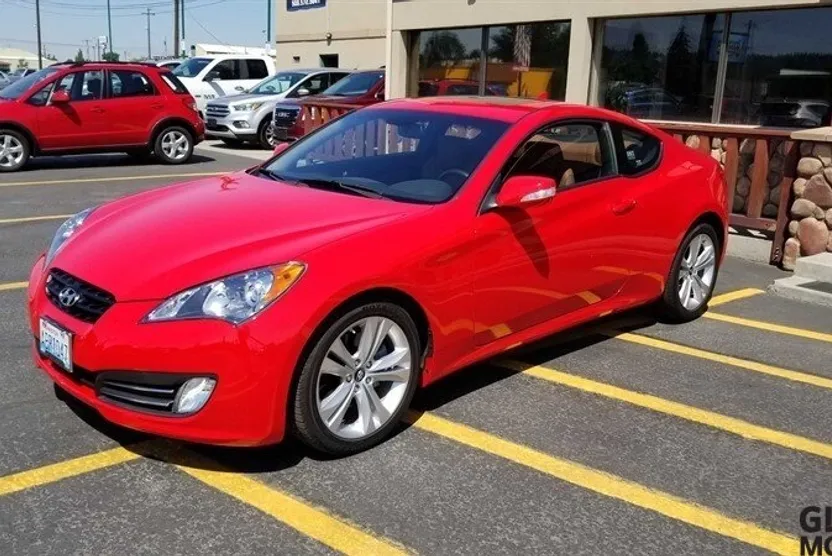 2010 Hyundai Genesis Coupe Grand Touring photo 1