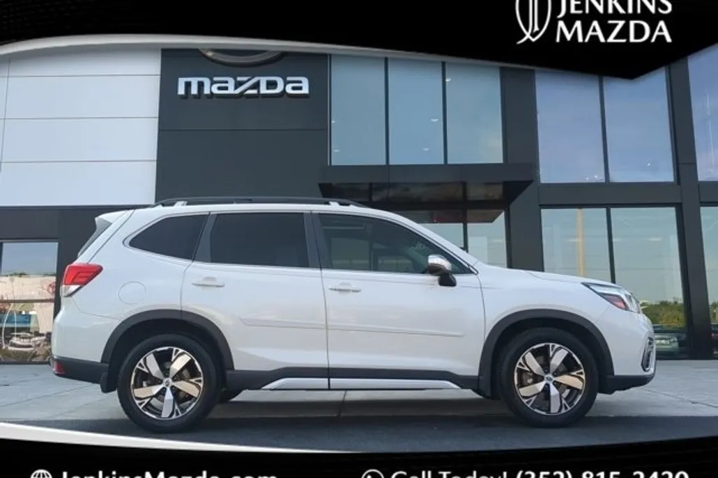 2020 Subaru Forester Touring photo 1
