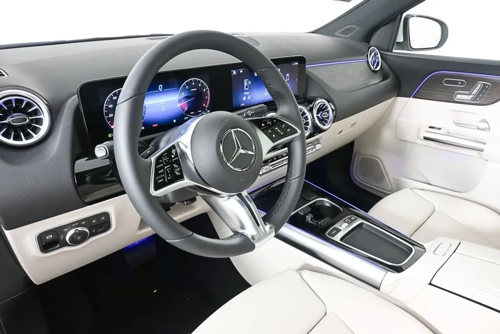 2026 Mercedes Benz GLA 250 photo 1