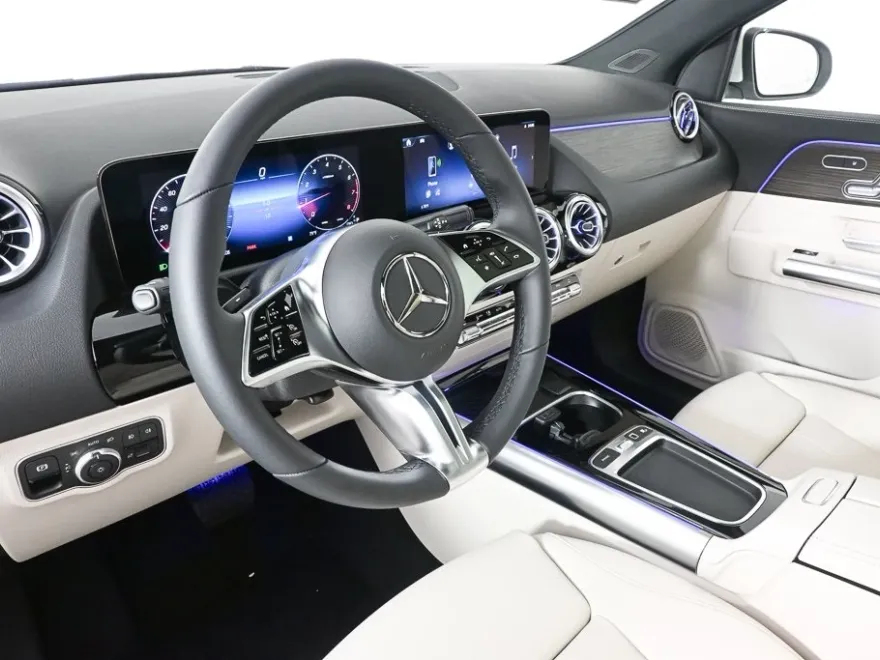 2026 Mercedes Benz GLA 250 photo 1