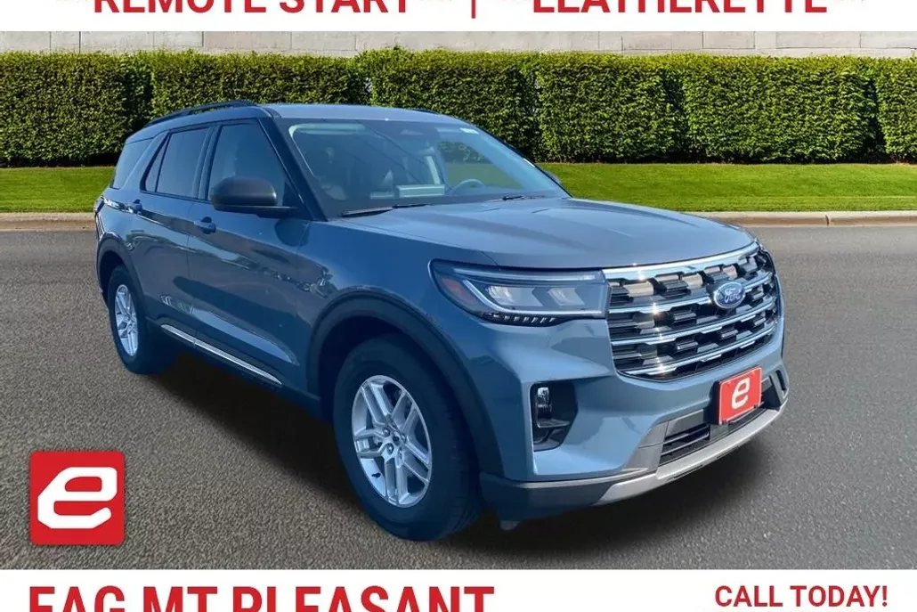 2025 Ford Explorer photo 1