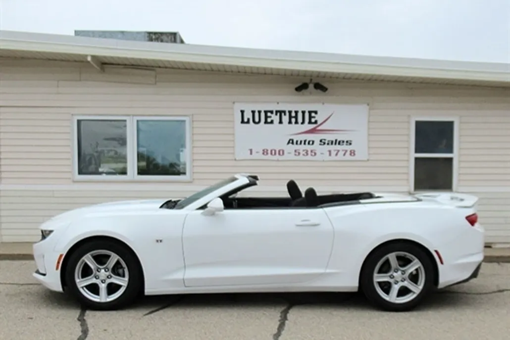 2019 Chevrolet Camaro 1LT photo 1