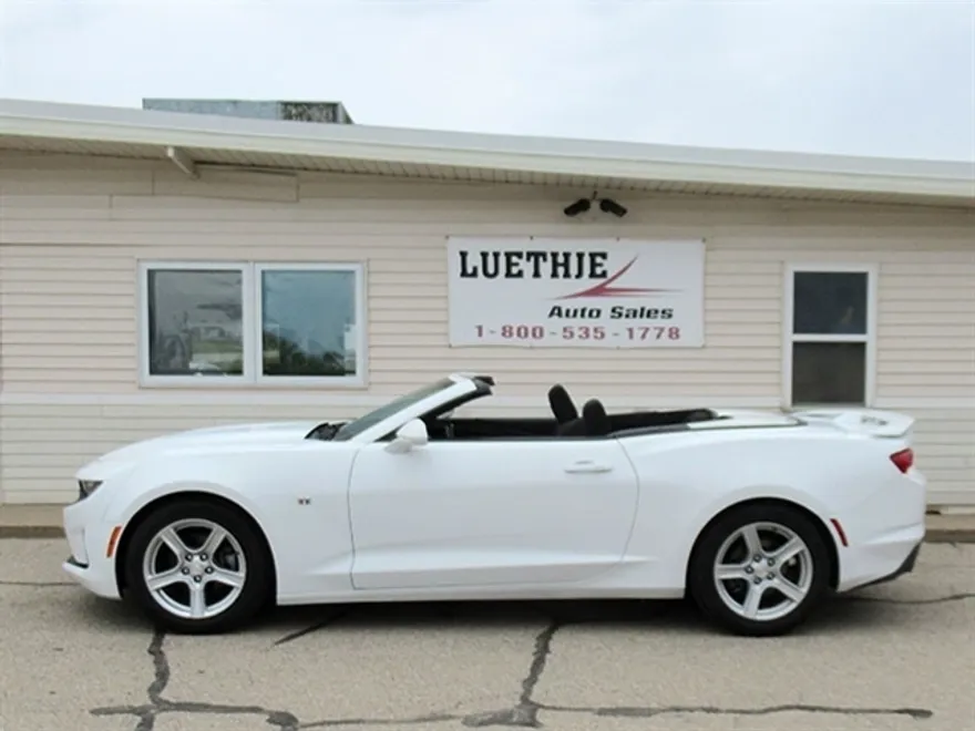 2019 Chevrolet Camaro 1LT photo 1