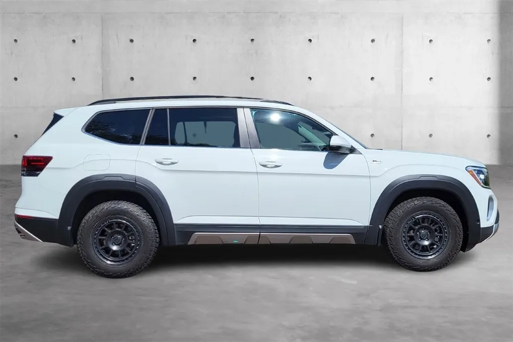 2024 Volkswagen Atlas SE Technology photo 1