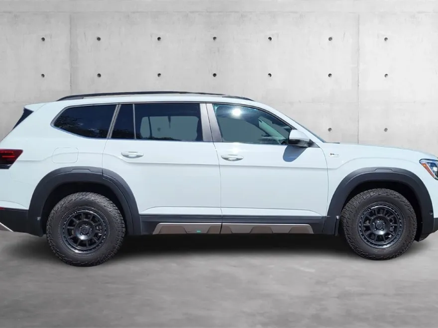 2024 Volkswagen Atlas SE Technology photo 1