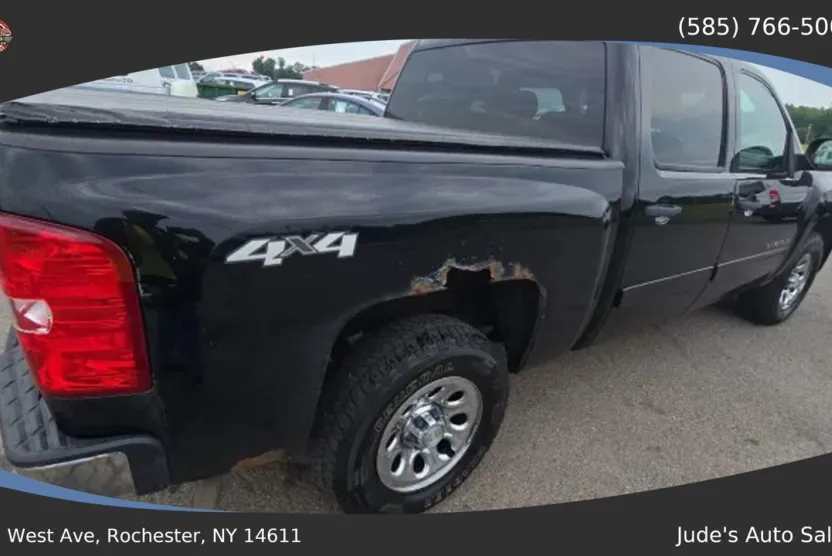 2011 Chevrolet Silverado 1500 LT photo 1
