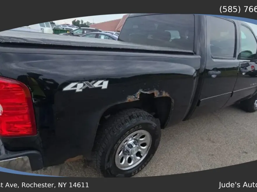 2011 Chevrolet Silverado 1500 LT photo 1