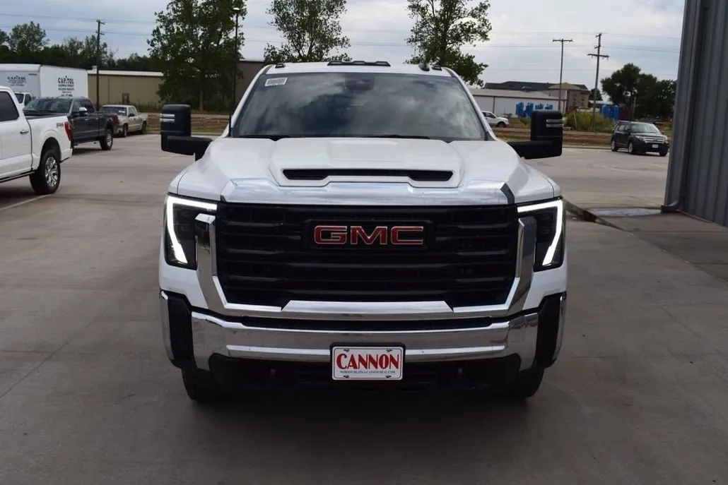 2024 Gmc Sierra 3500 HD Pro photo 1