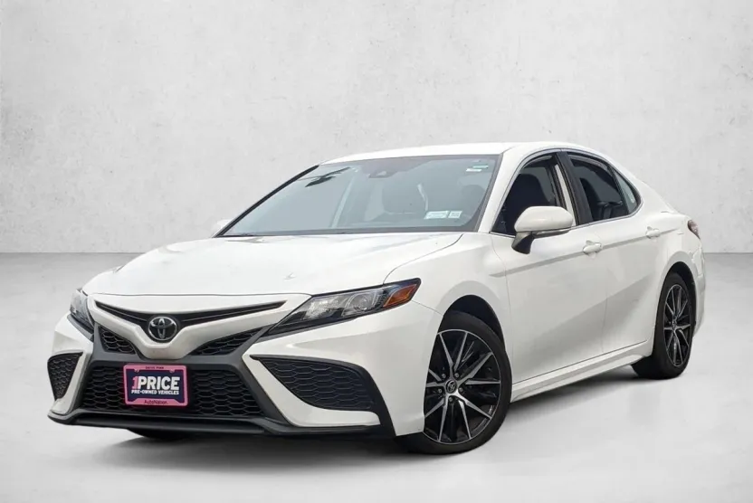 2024 Toyota Camry SE photo 1
