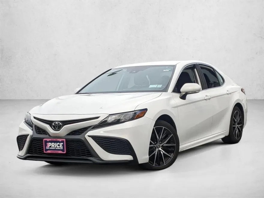 2024 Toyota Camry SE photo 1