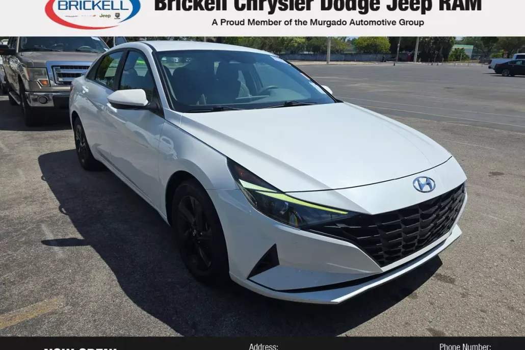 2022 Hyundai Elantra SEL photo 1