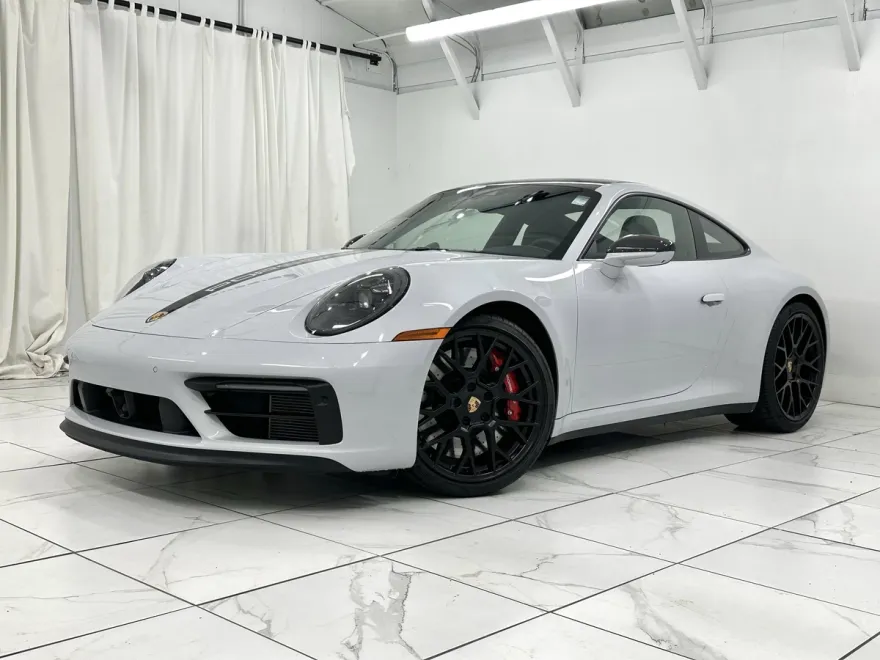 2024 Porsche 911 GTS photo 1