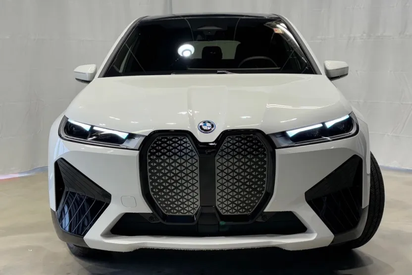 2025 Bmw iX photo 1