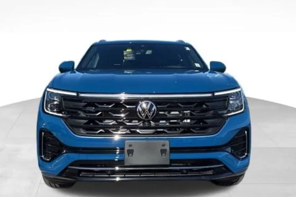 2026 Volkswagen Atlas Cross Sport SEL Premium R-Line photo 1