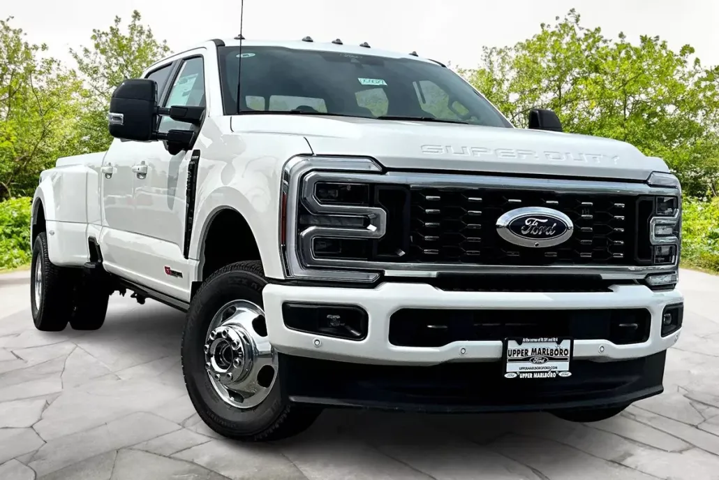 2026 Ford F-350 Platinum photo 1