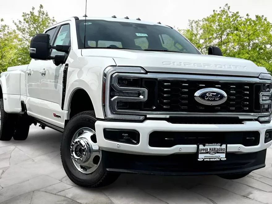 2026 Ford F-350 Platinum photo 1