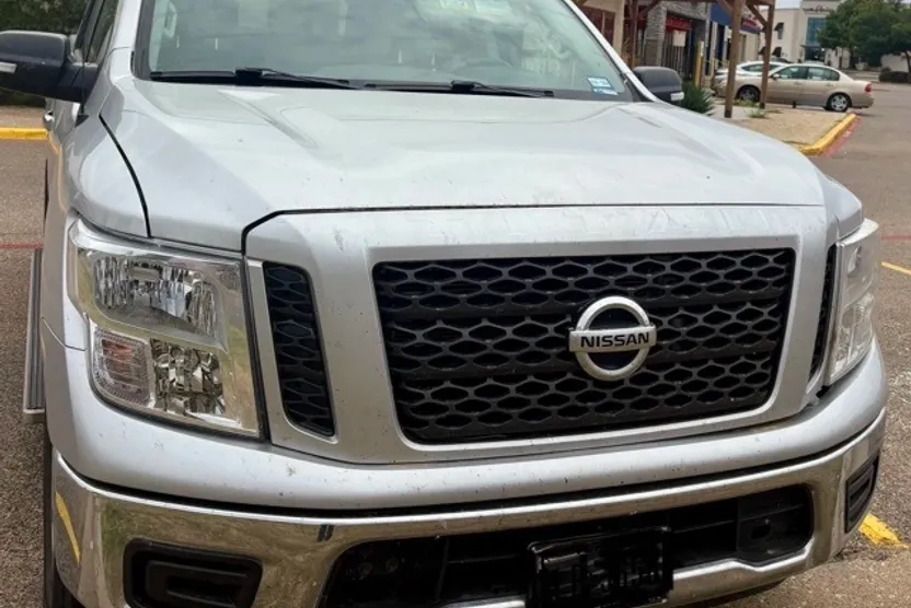 2019 Nissan Titan SV photo 1
