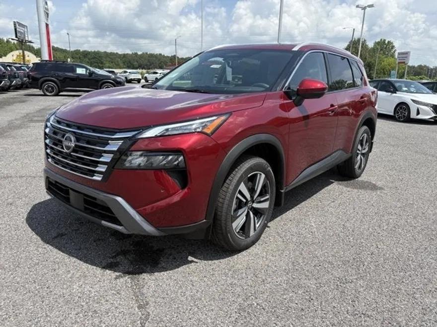 2025 Nissan Rogue SL photo 1