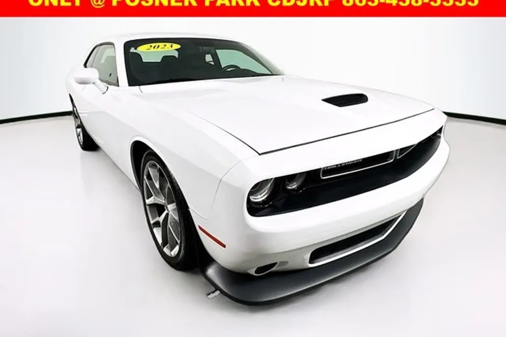 2023 Dodge Challenger GT photo 1