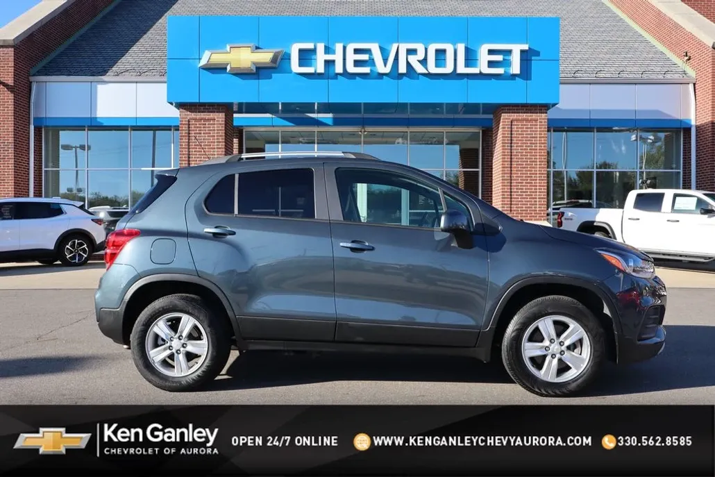 2022 Chevrolet Trax LT photo 1