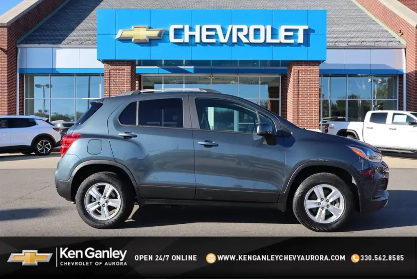 2022 Chevrolet Trax LT photo 1