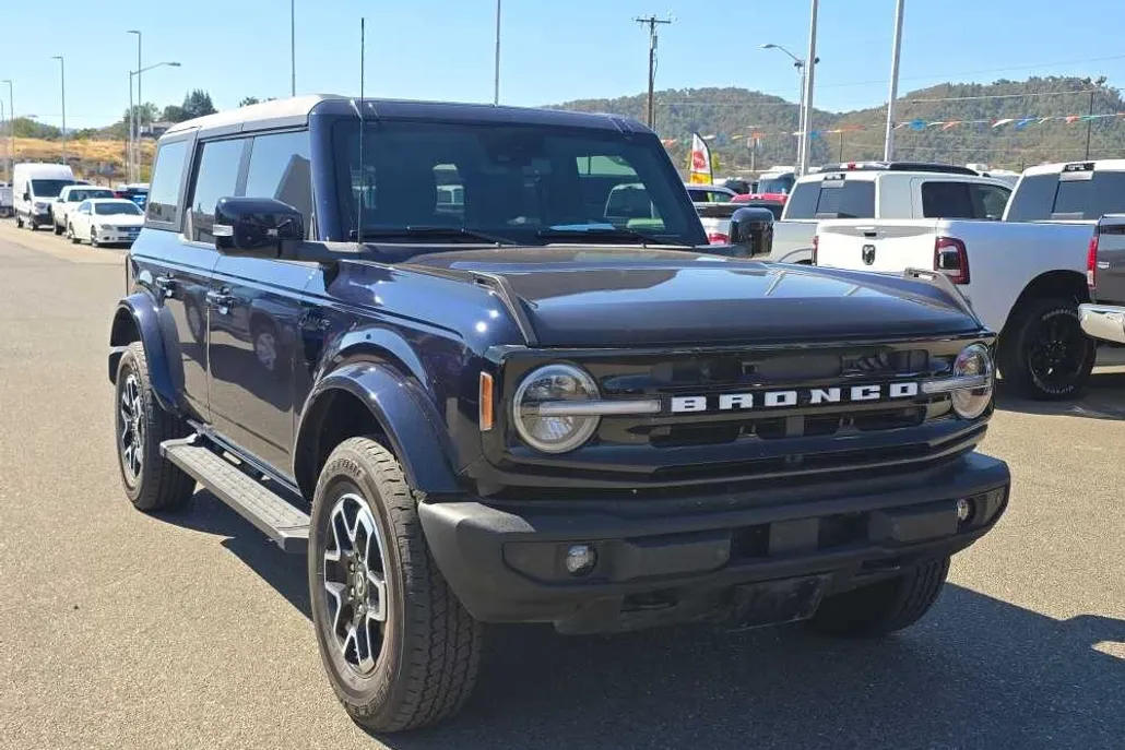 2021 Ford Bronco Outer Banks photo 1