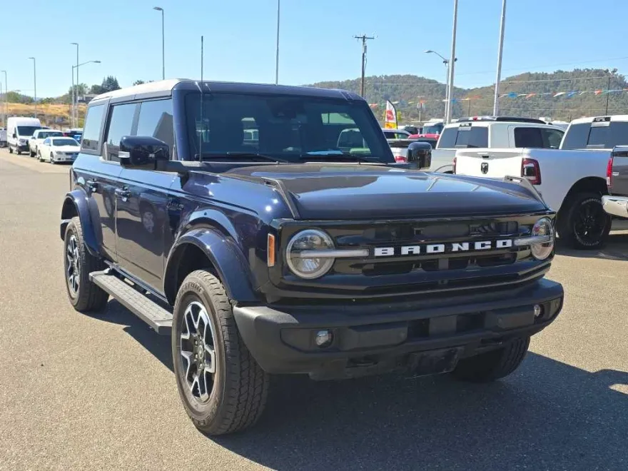 2021 Ford Bronco Outer Banks photo 1