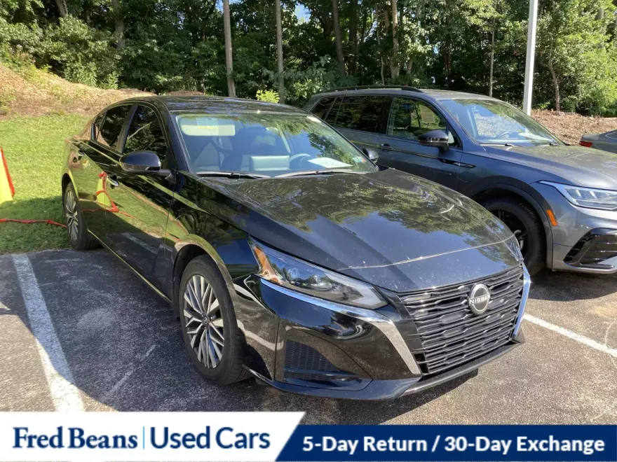 2023 Nissan Altima 2.5 SV photo 1