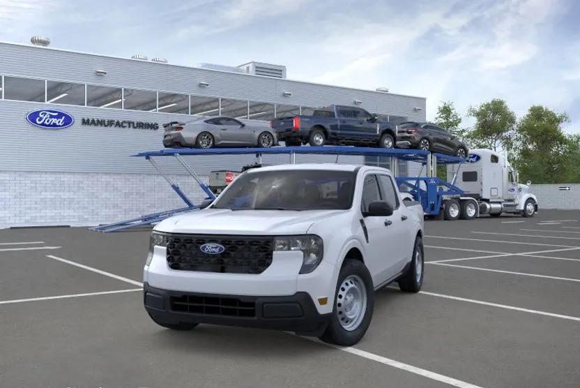 2025 Ford Maverick XL photo 1