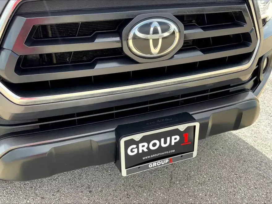 2020 Toyota Tacoma SR5 photo 28