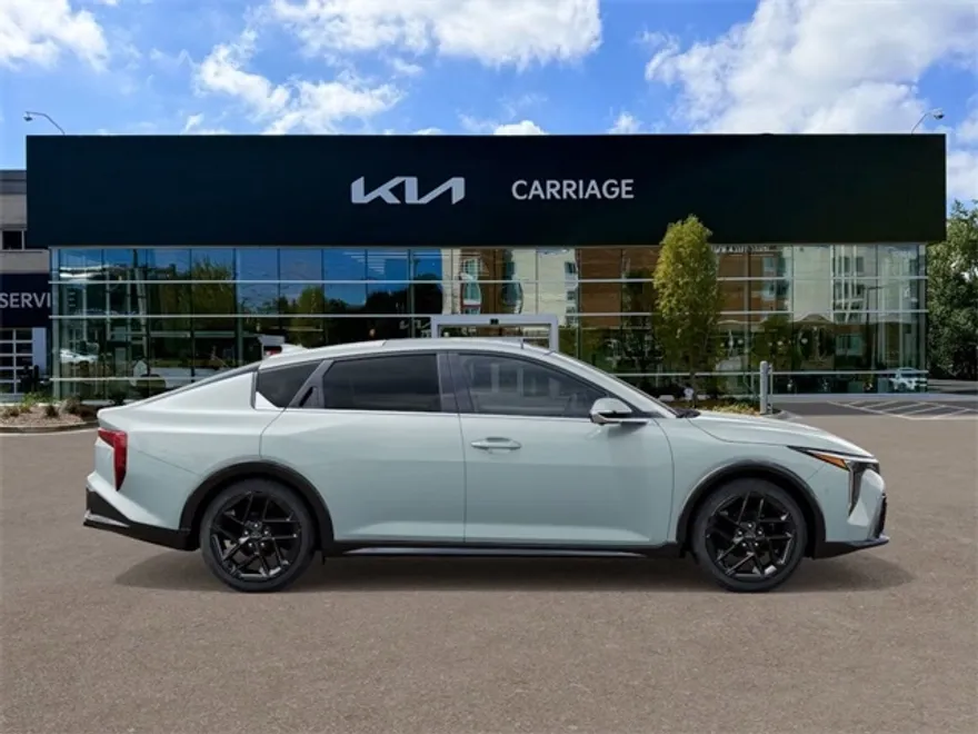 2025 Kia K4 GT-Line Turbo photo 1