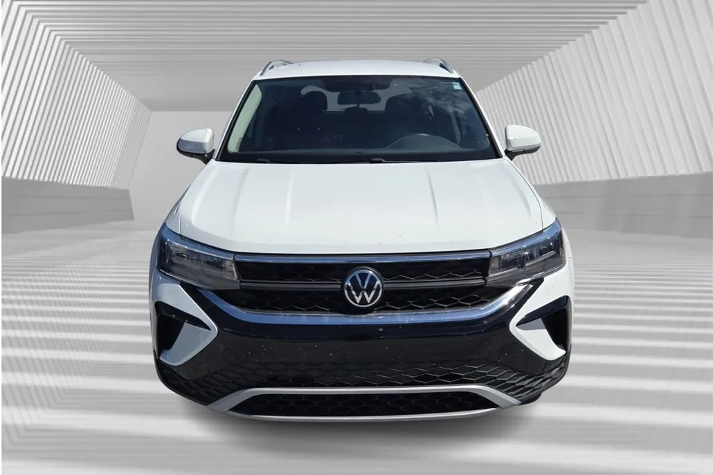 2022 Volkswagen Taos SE photo 1
