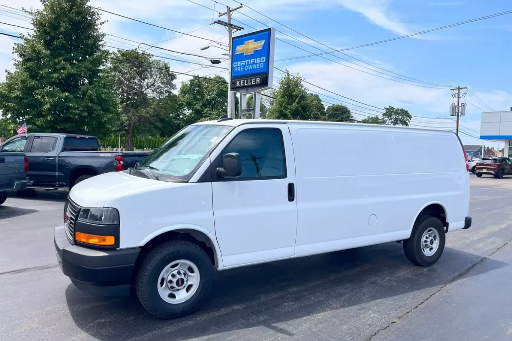 2024 Gmc Savana Cargo 2500 photo 1