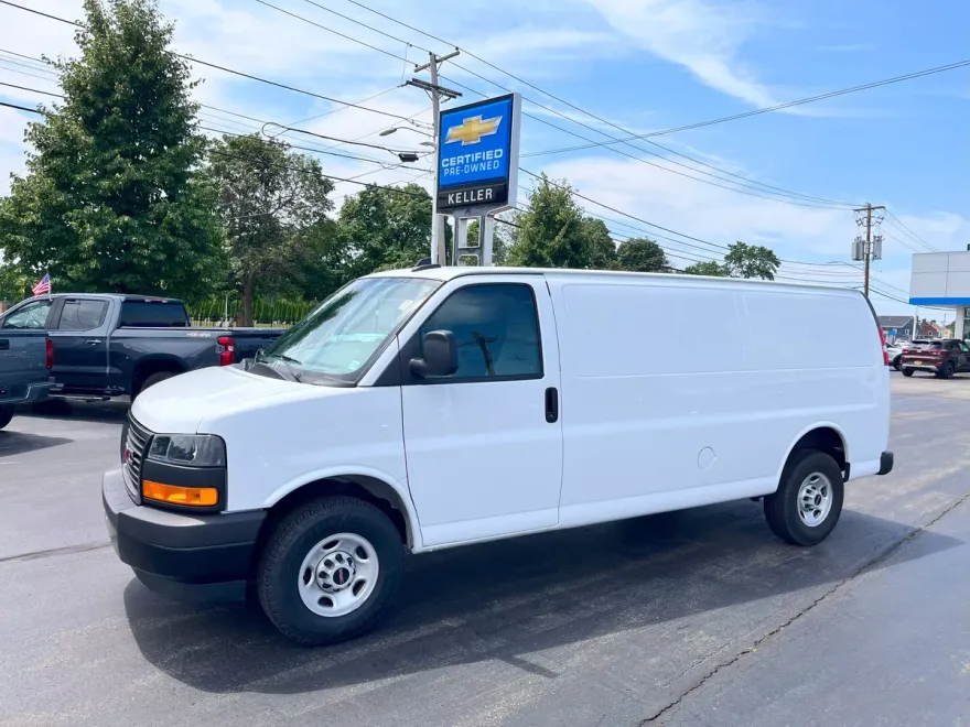 2024 Gmc Savana Cargo 2500 photo 1