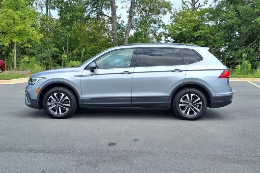 2024 Volkswagen Tiguan S photo 1