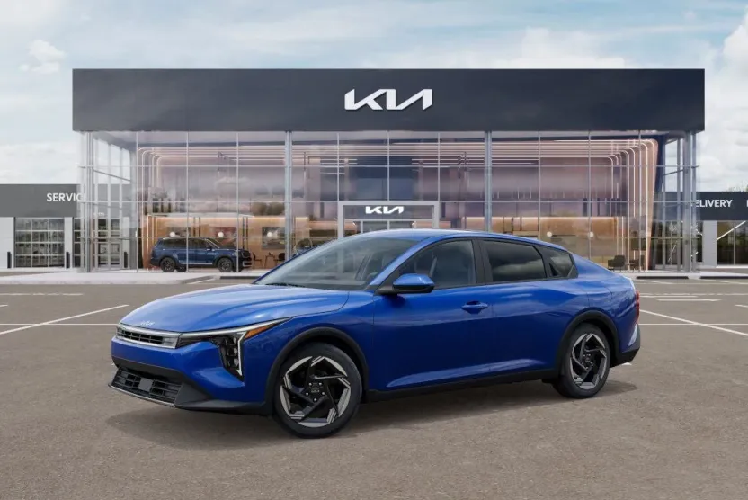 2025 Kia K4 EX photo 1