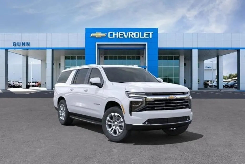 2025 Chevrolet Suburban LT photo 1