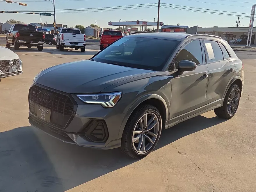 2022 Audi Q3 45 TFSI S line Premium photo 1