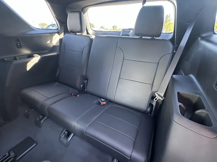 2022 Chevrolet Traverse Leather photo 1
