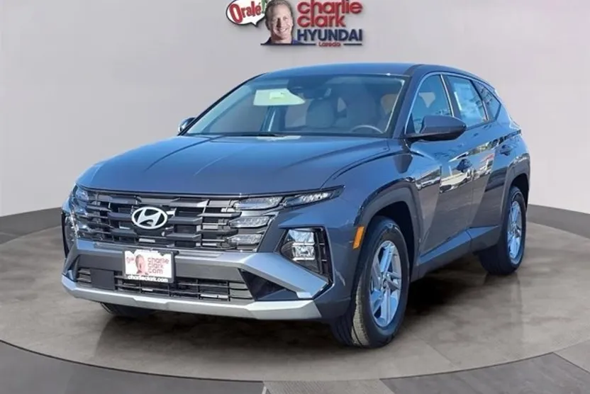 2025 Hyundai Tucson SE photo 1