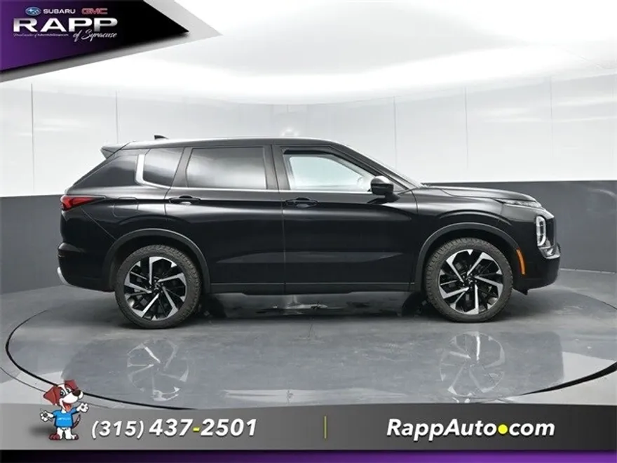 2022 Mitsubishi Outlander SE photo 1