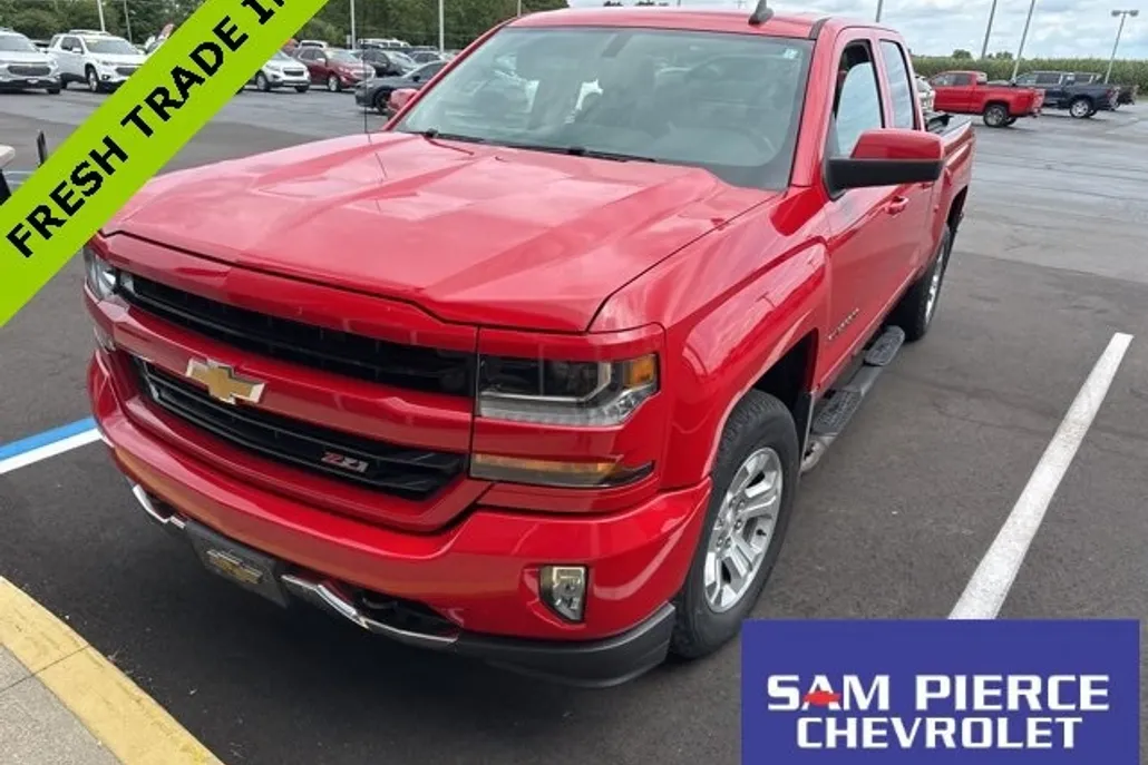 2017 Chevrolet Silverado 1500 LT photo 1