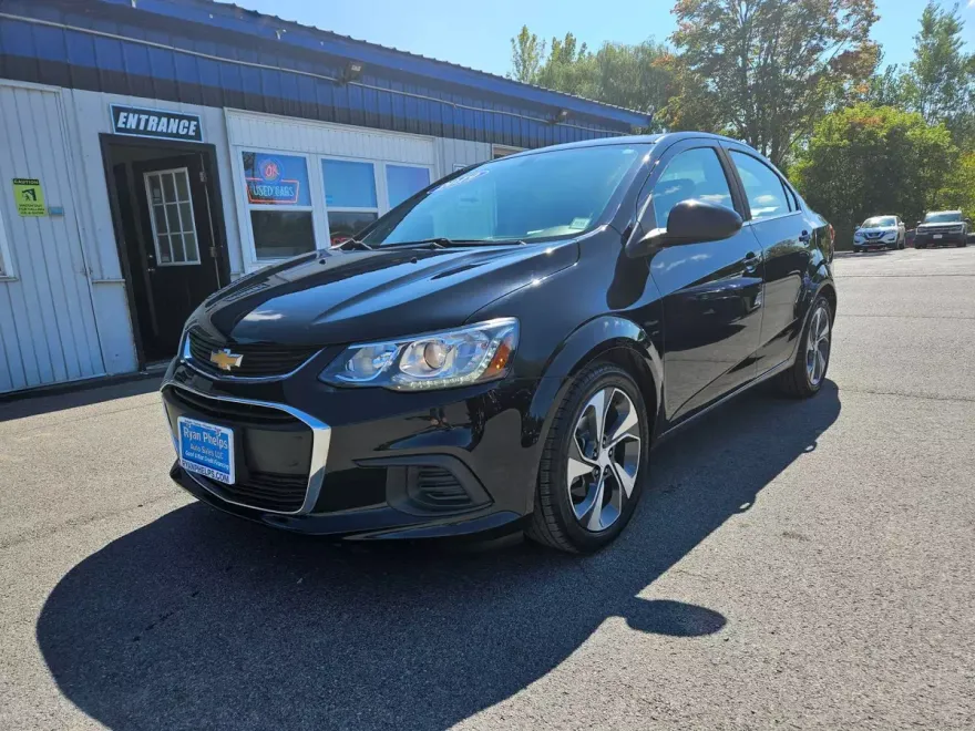 2019 Chevrolet Sonic Premier photo 1
