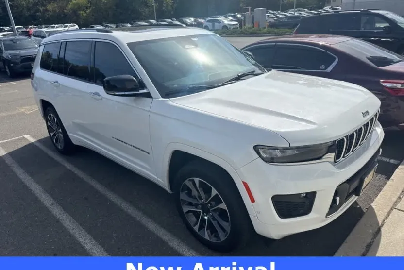 2022 Jeep Grand Cherokee Overland photo 1