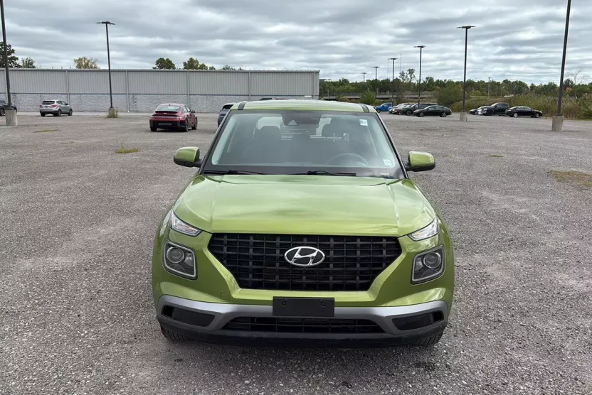 2022 Hyundai Venue SE photo 1