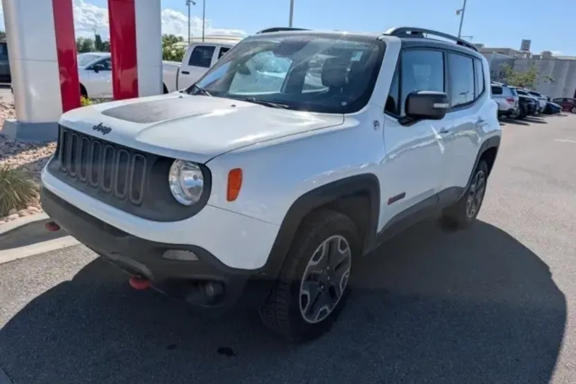2016 Jeep Renegade Trailhawk photo 1