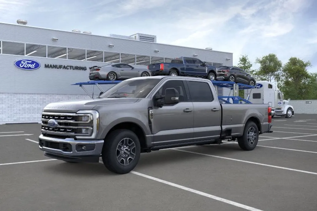 2026 Ford F-250 Lariat photo 1